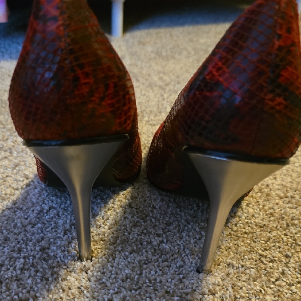 Red Women's Shoes - Picture 6 of 8